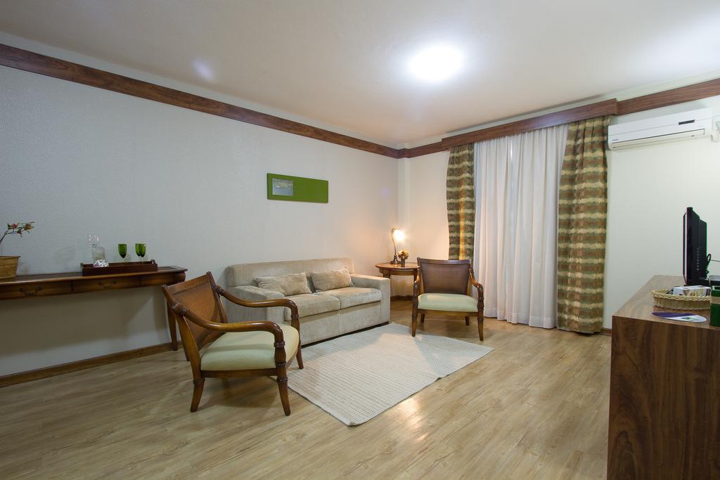 Hotel Le Canard לאגס מראה חיצוני תמונה