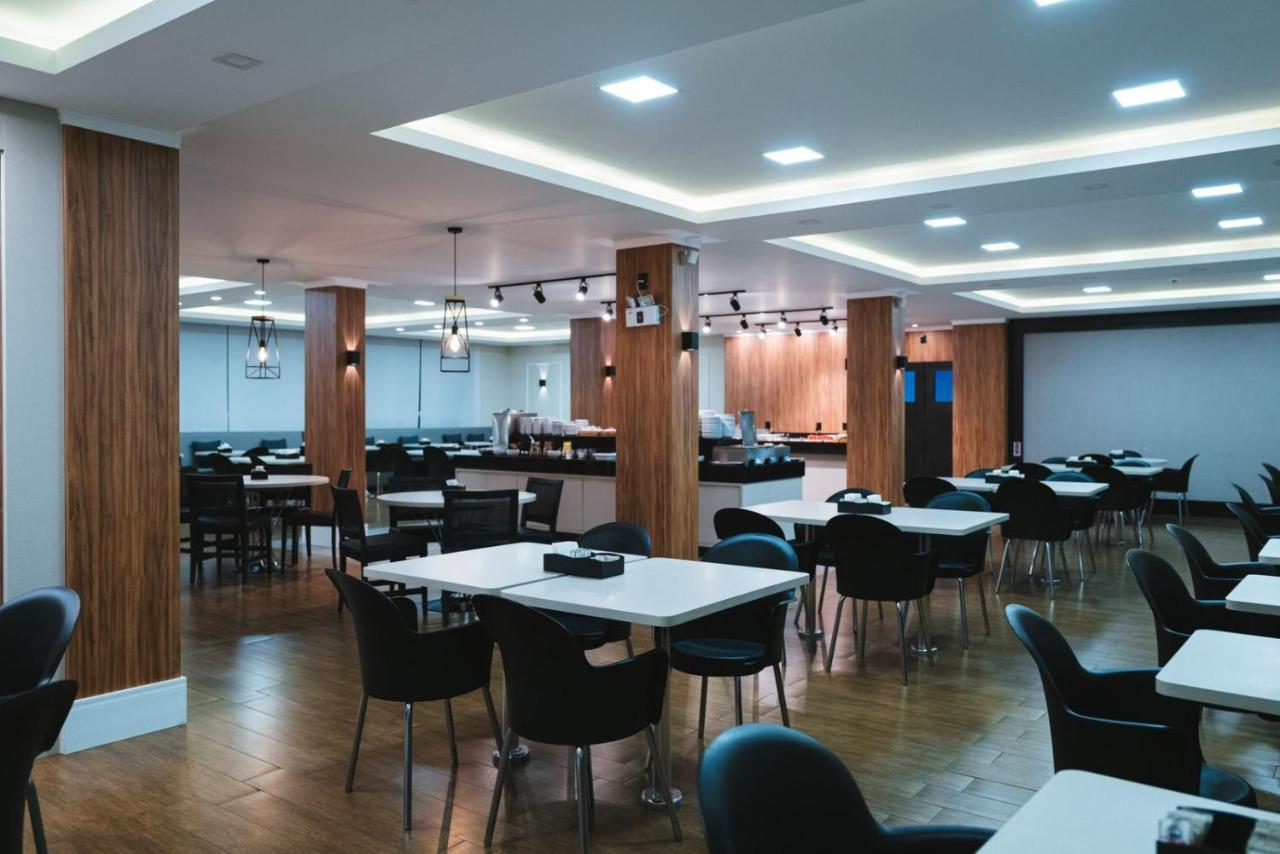 Hotel Le Canard לאגס מראה חיצוני תמונה