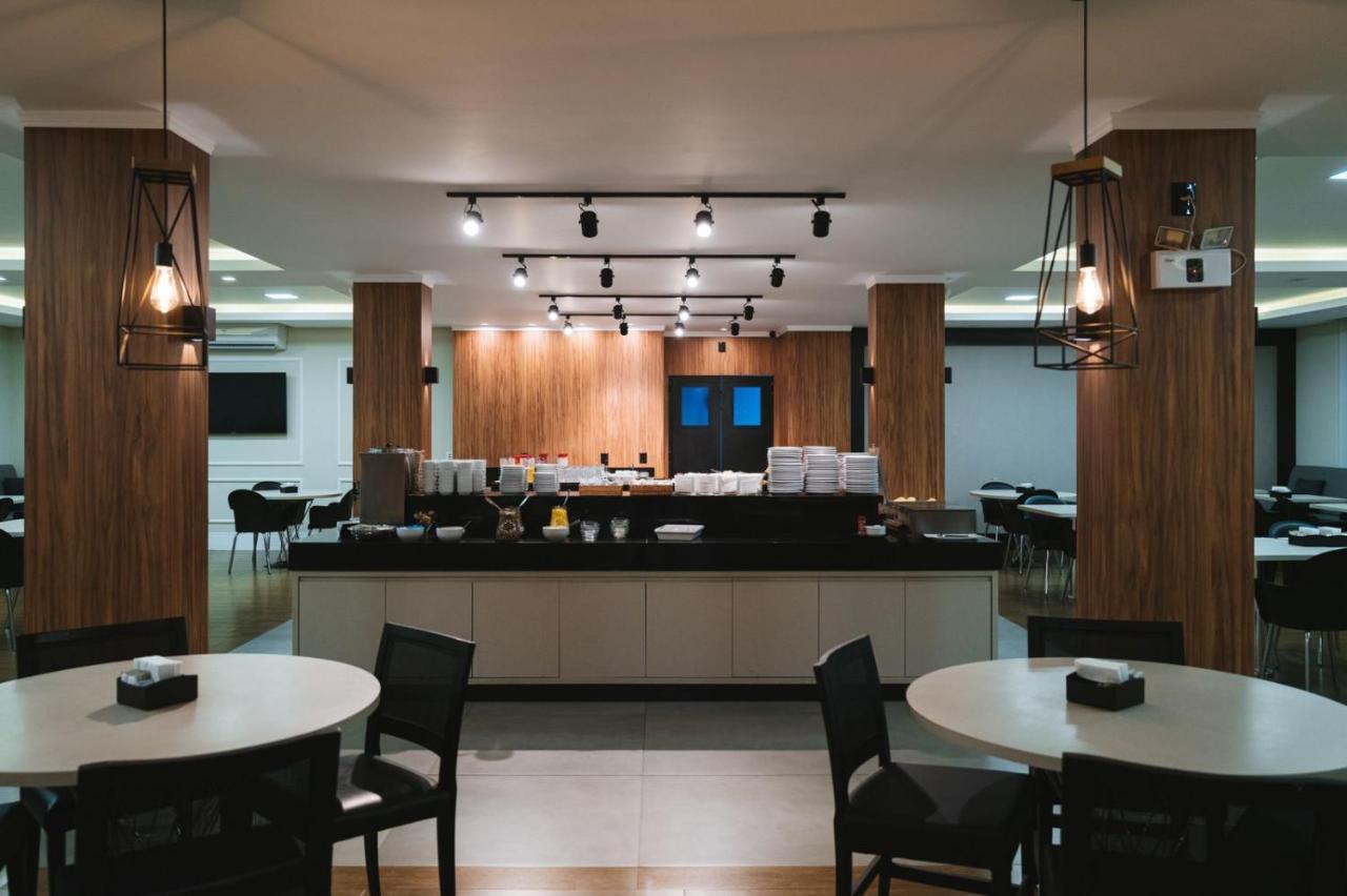 Hotel Le Canard לאגס מראה חיצוני תמונה