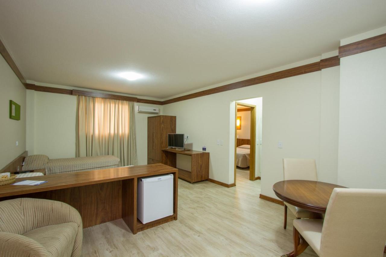 Hotel Le Canard לאגס מראה חיצוני תמונה