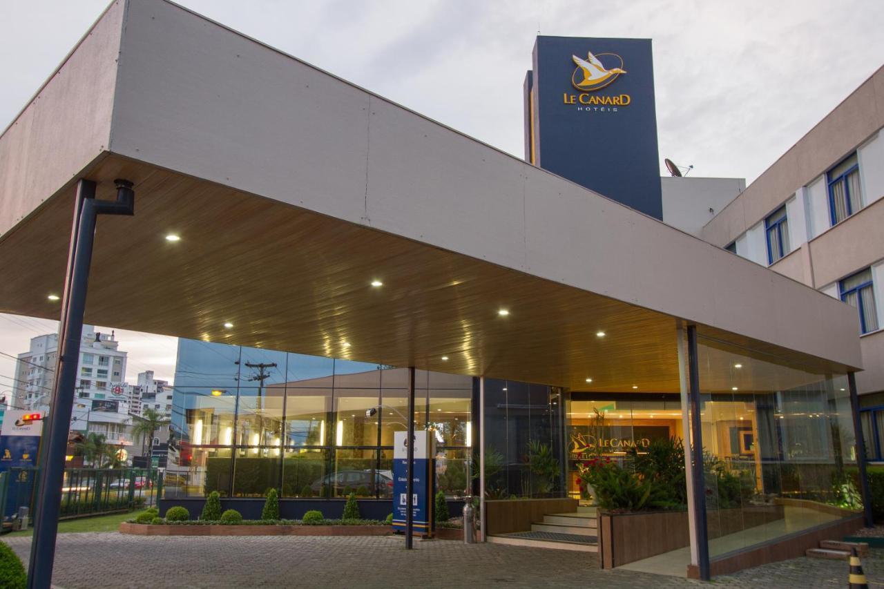 Hotel Le Canard לאגס מראה חיצוני תמונה