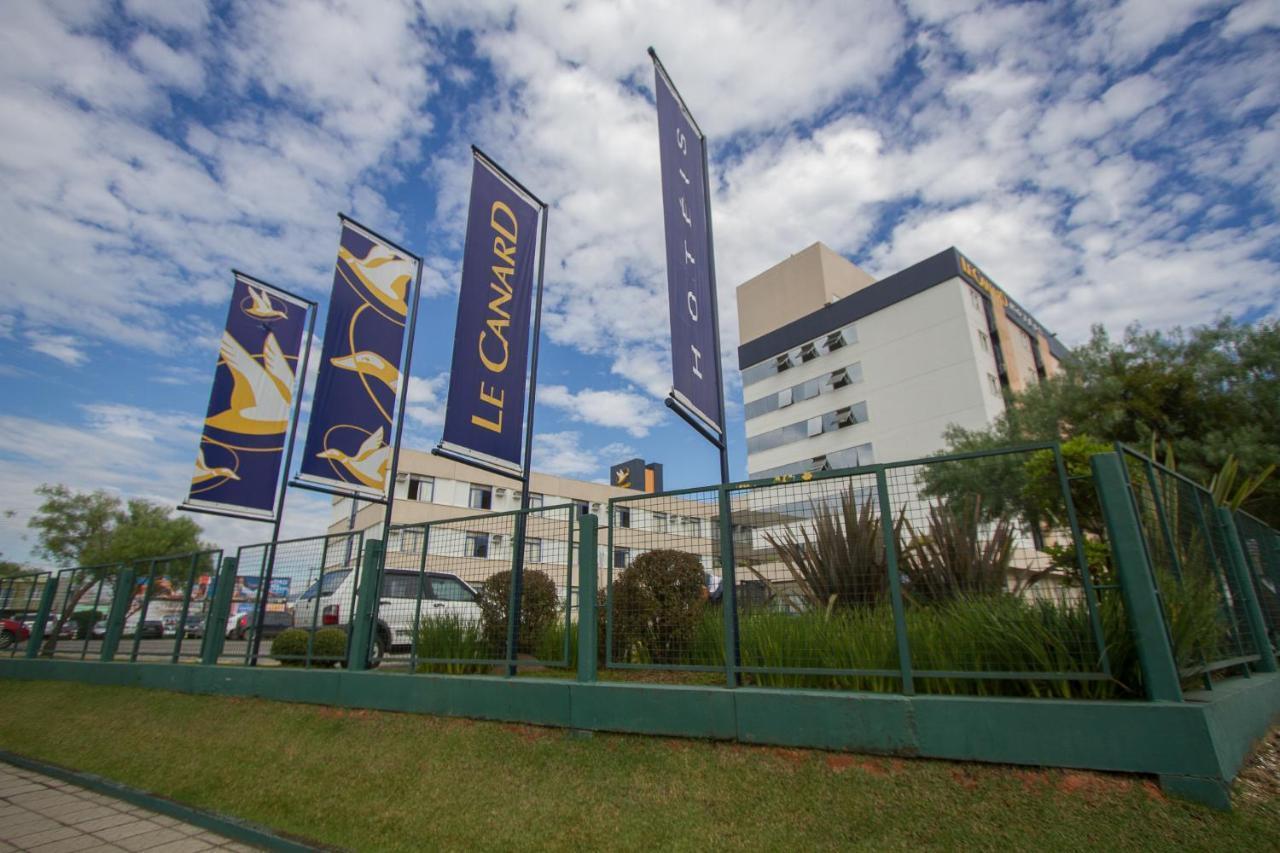 Hotel Le Canard לאגס מראה חיצוני תמונה