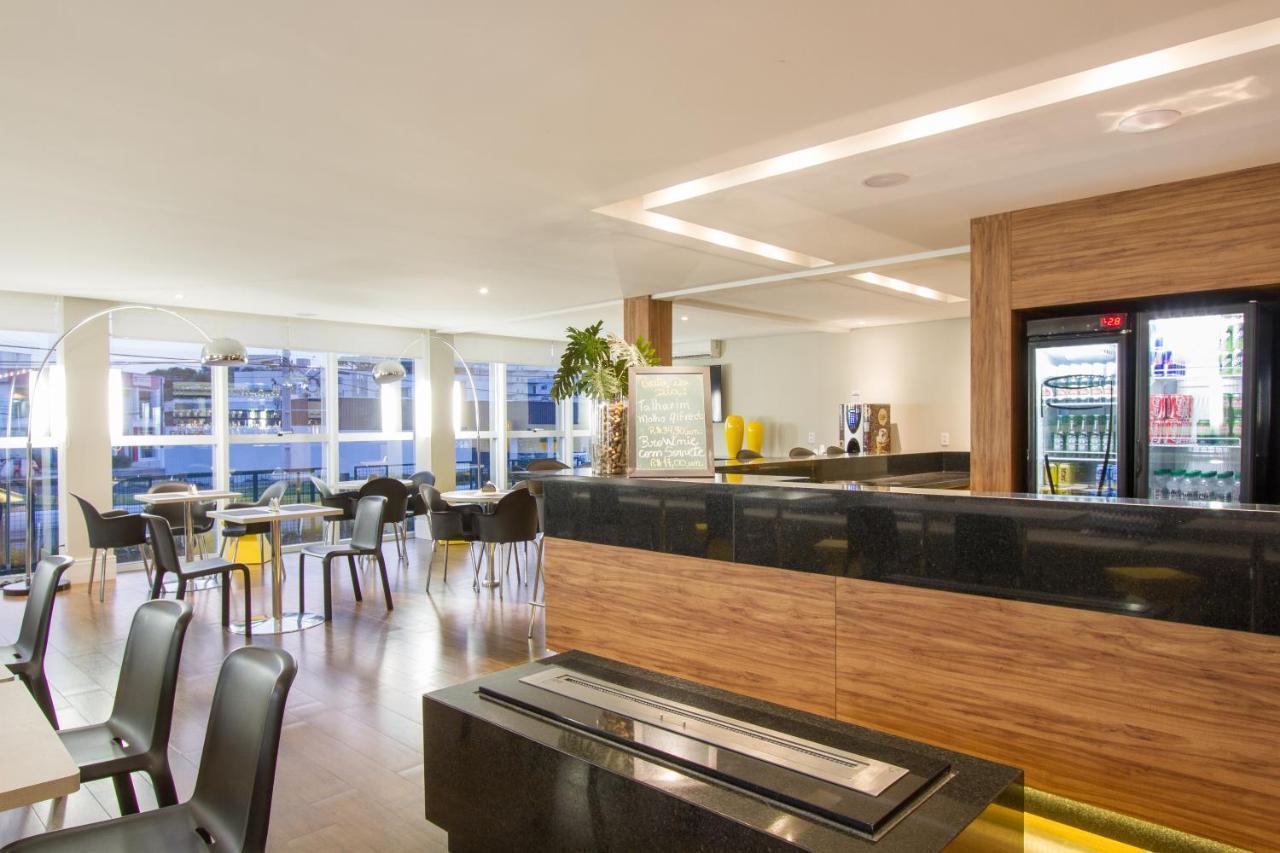 Hotel Le Canard לאגס מראה חיצוני תמונה