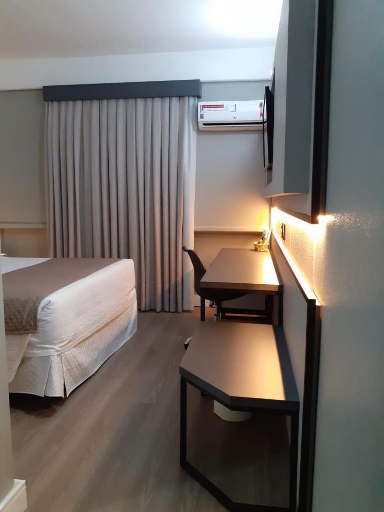Hotel Le Canard לאגס מראה חיצוני תמונה